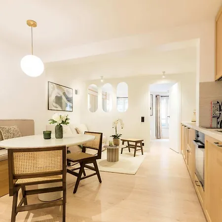 Opera - Elegant - Haystia